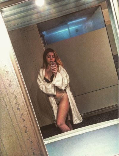 Caucasian Escort in Knoxville Tennessee